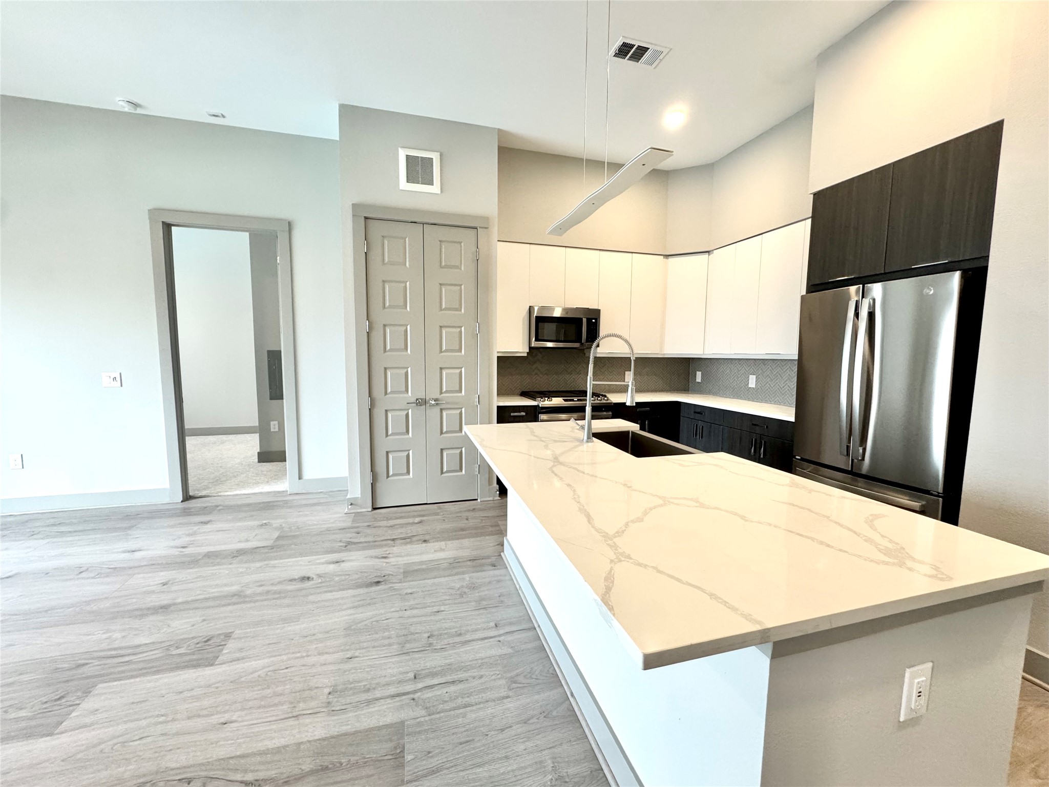 401 West 25th Street, Unit 2125 Houston, TX 77008 - Photo 3 of 33