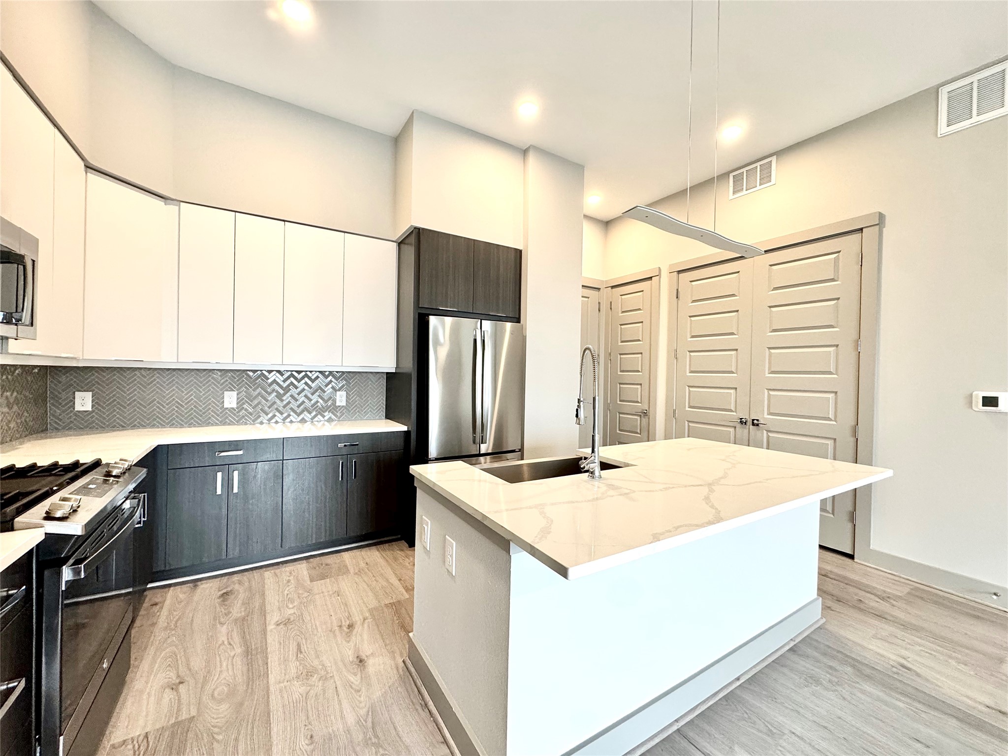 401 West 25th Street, Unit 2125 Houston, TX 77008 - Photo 5 of 33