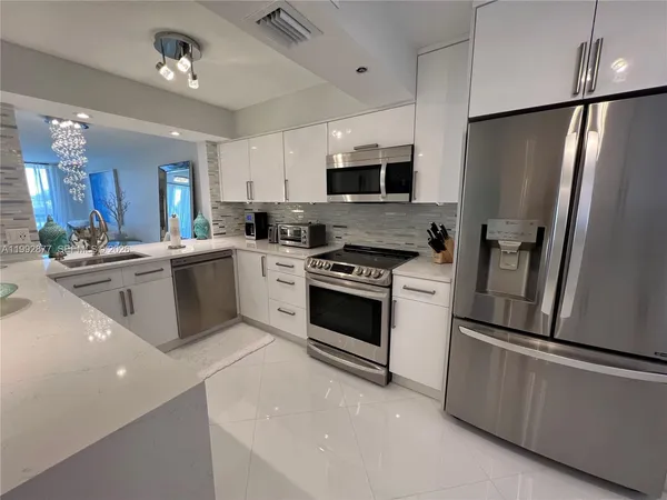 $2,000 | Deerfield Beach, Deerfield Beach, FL 33442