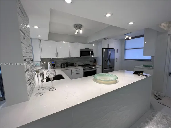 $2,000 | Deerfield Beach, Deerfield Beach, FL 33442