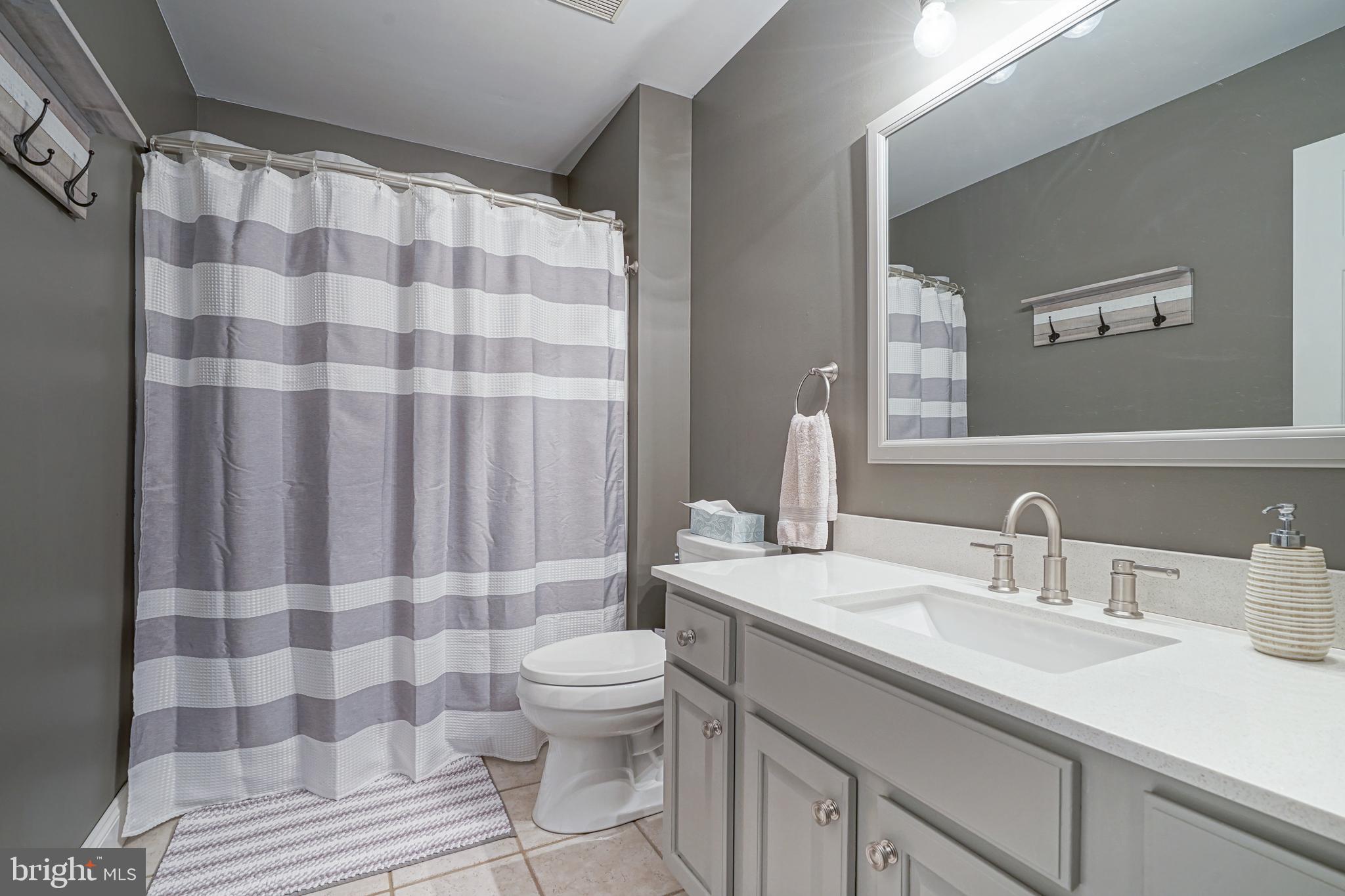 660 Surrey Road Sewell, NJ 08080 - Photo 12 of 34 Full Bath