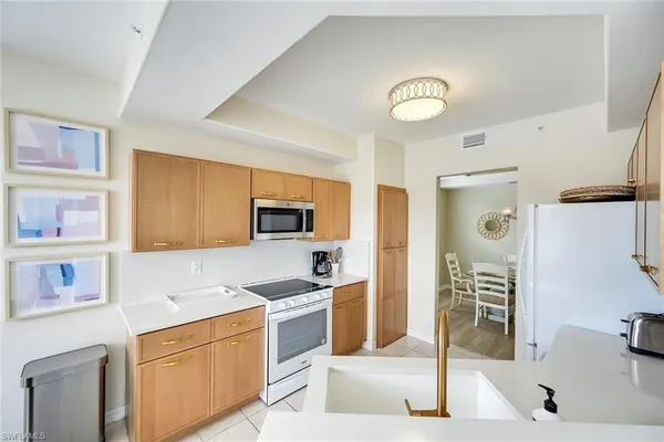 $7,700 | 2230 Arielle Drive, Unit 1902, Naples, FL 34109