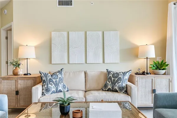 $7,700 | 2230 Arielle Drive, Unit 1902, Naples, FL 34109