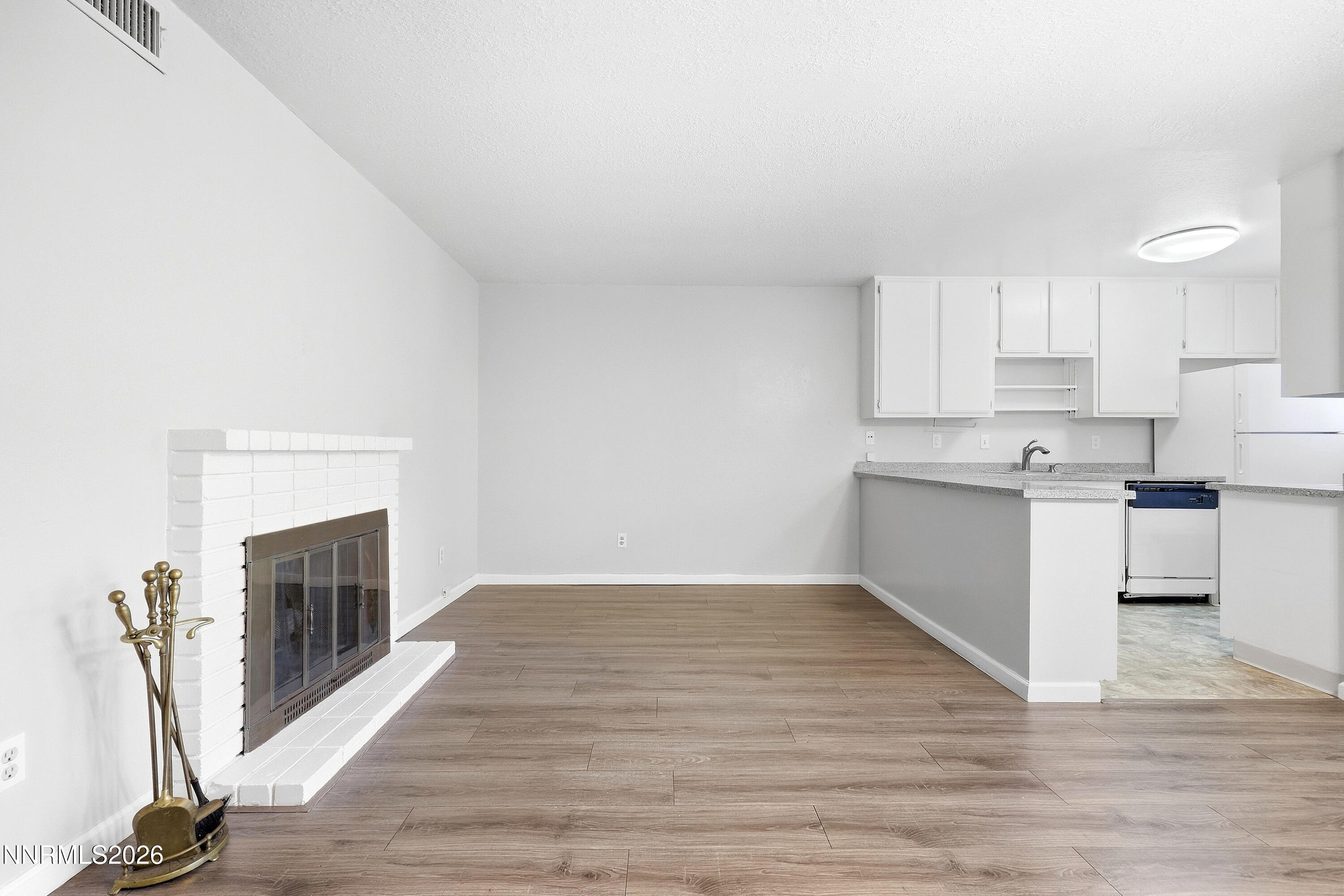 4573 Reggie Road Reno, NV 89502 - Photo 3 of 24 img_4474