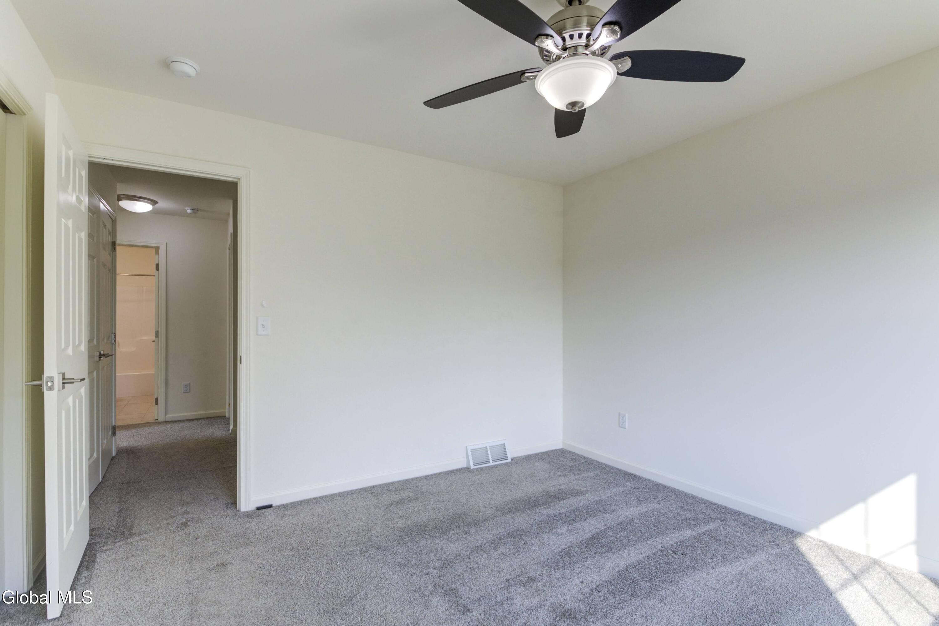 18 Rysedorph Lane Rensselaer, NY 12144 - Photo 32 of 68 18 Ryesdorph Ln-34