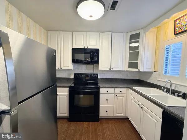 $2,000 | 231 Canal Park Drive, Unit A200, Salisbury, MD 21804