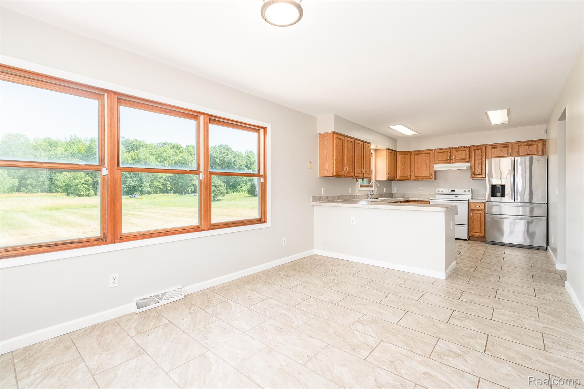 23795 Carleton West Road Belleville, MI 48111 - Photo 8 of 28 Gallery Image 8