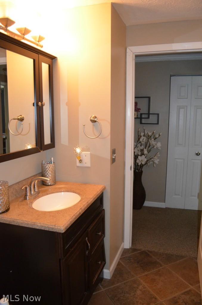 4297 Kenneth Road Stow, OH 44224 - Photo 9 of 25
