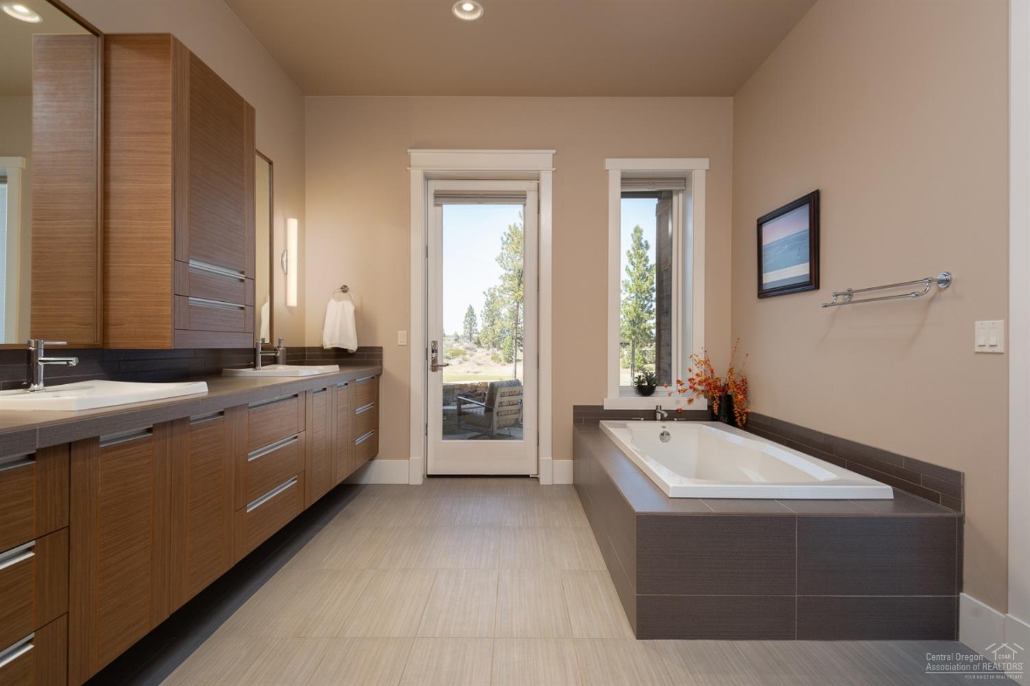 61385 Meeks Trail Bend, OR 97702 - Photo 11 of 25 Gallery Image 11