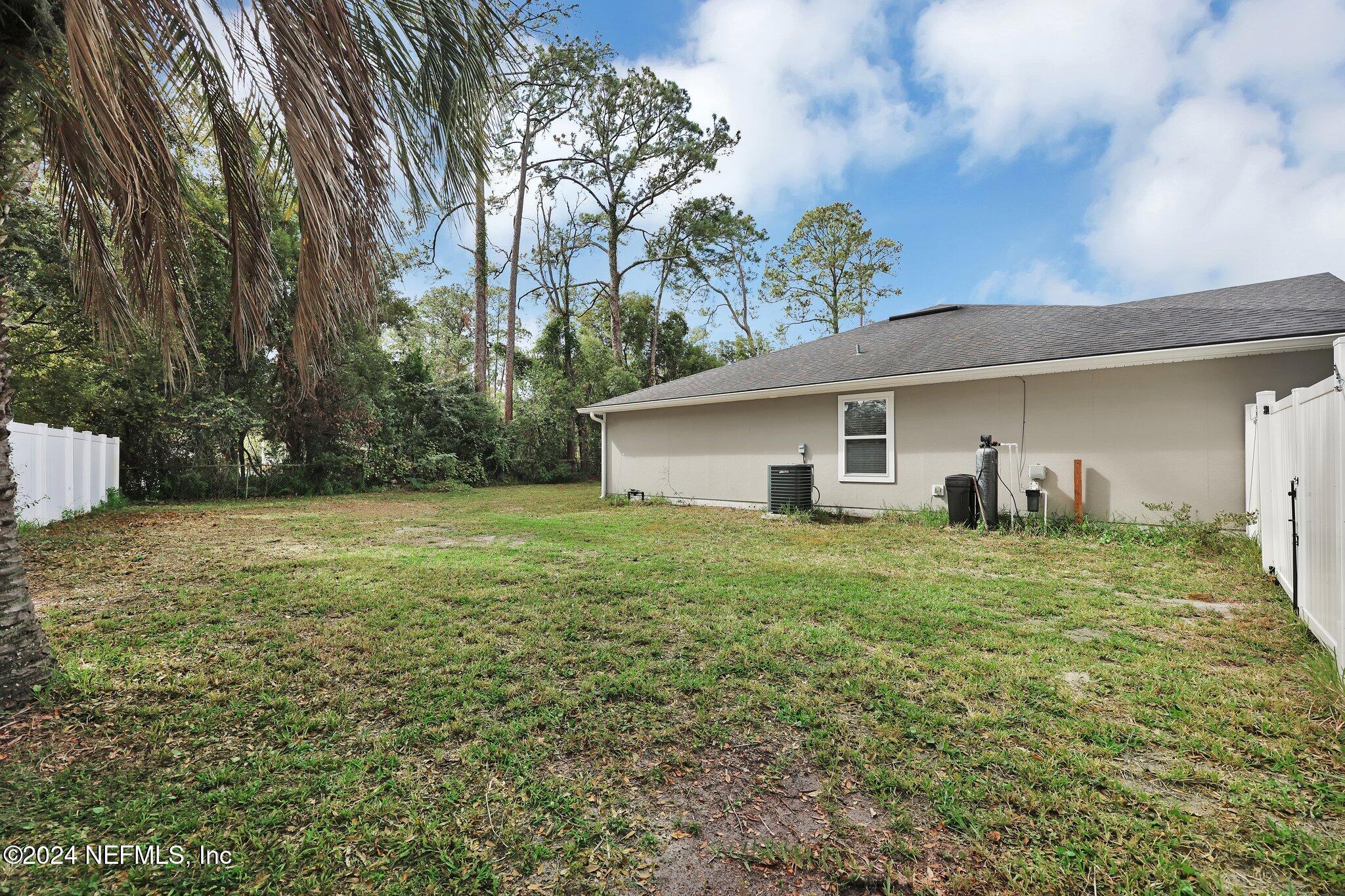 5340 Bedford Road Jacksonville, FL 32207 - Photo 37 of 44 Sideyard