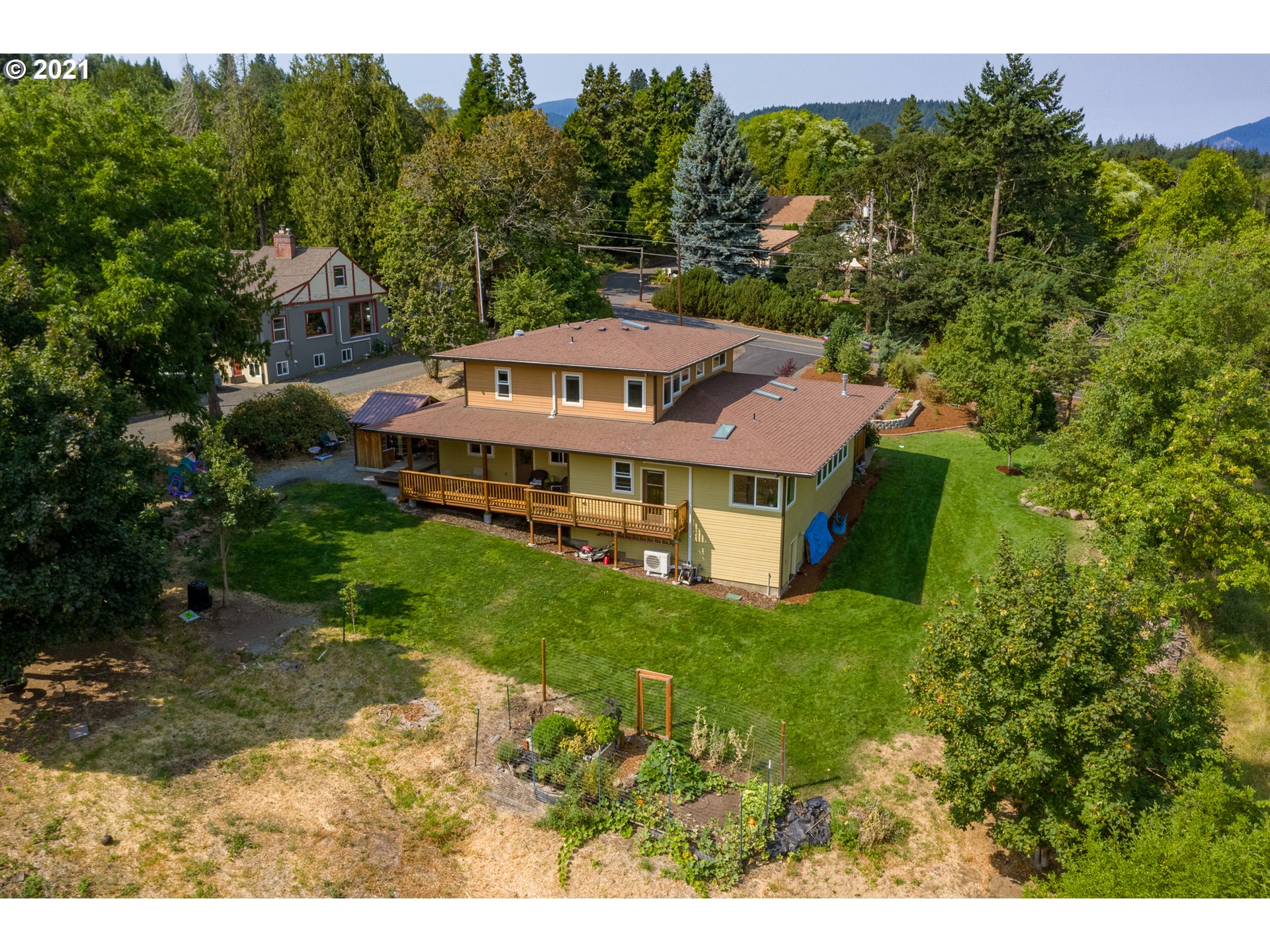 503 Frankton Road Hood River, OR 97031 - Photo 29 of 31 a aerial view of a house with a big yard