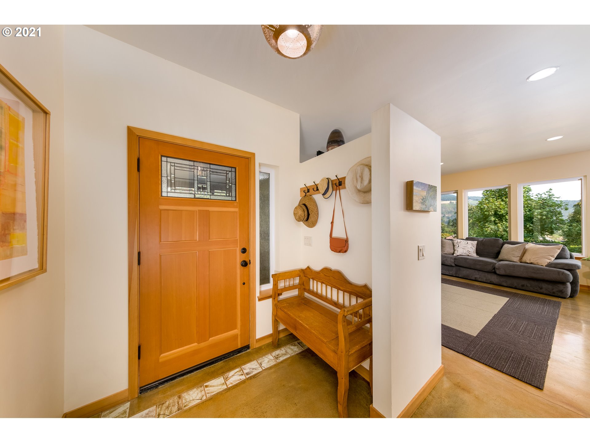 503 Frankton Road Hood River, OR 97031 - Photo 8 of 31 a view of living room and window