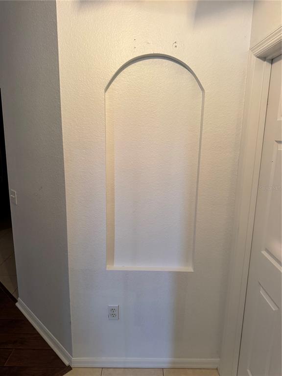 6315 Rosefinch Court, Unit 101 Lakewood Ranch, FL 34202 - Photo 6 of 30 close up of a white marble wall