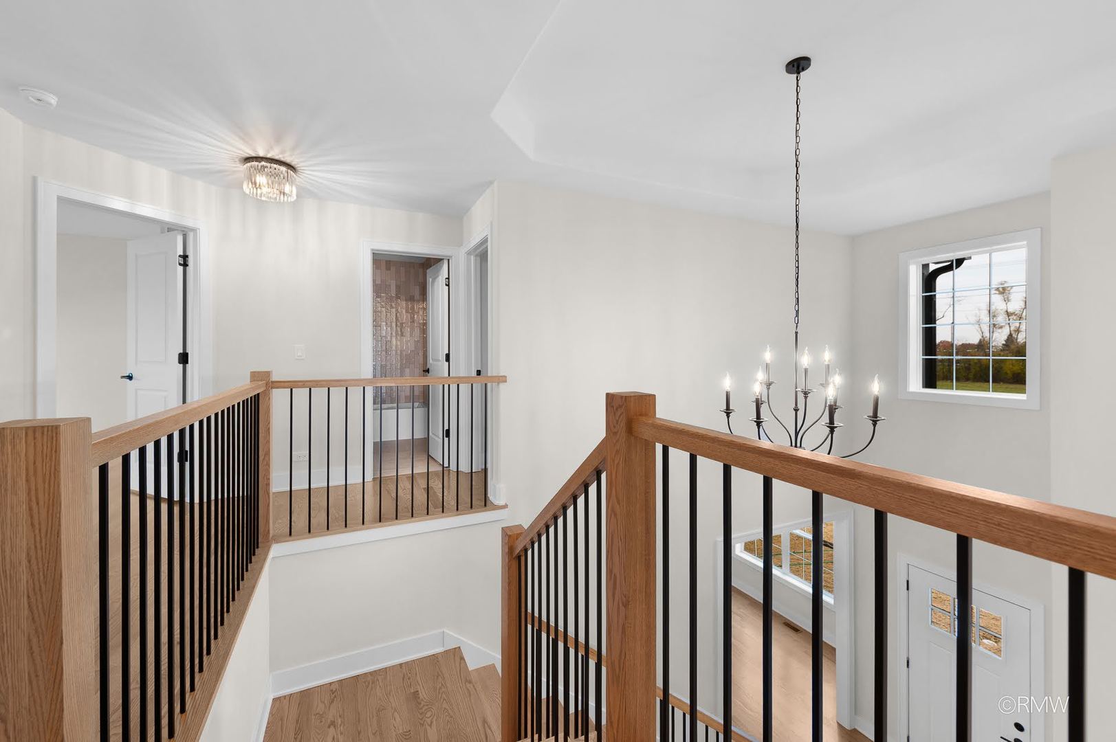 25-w275 Doris Avenue Carol Stream, IL 60188 - Photo 19 of 34 a view of a hallway view with staircase