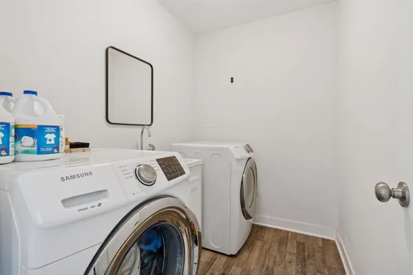 $2,950 | 2084 Reaney Avenue East, St. Paul, MN 55119