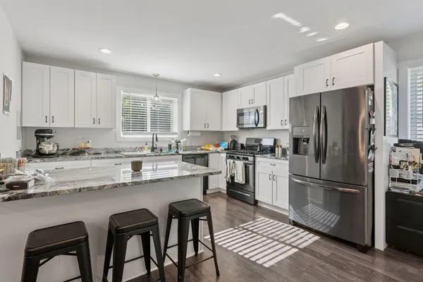 $2,950 | 2084 Reaney Avenue East, St. Paul, MN 55119