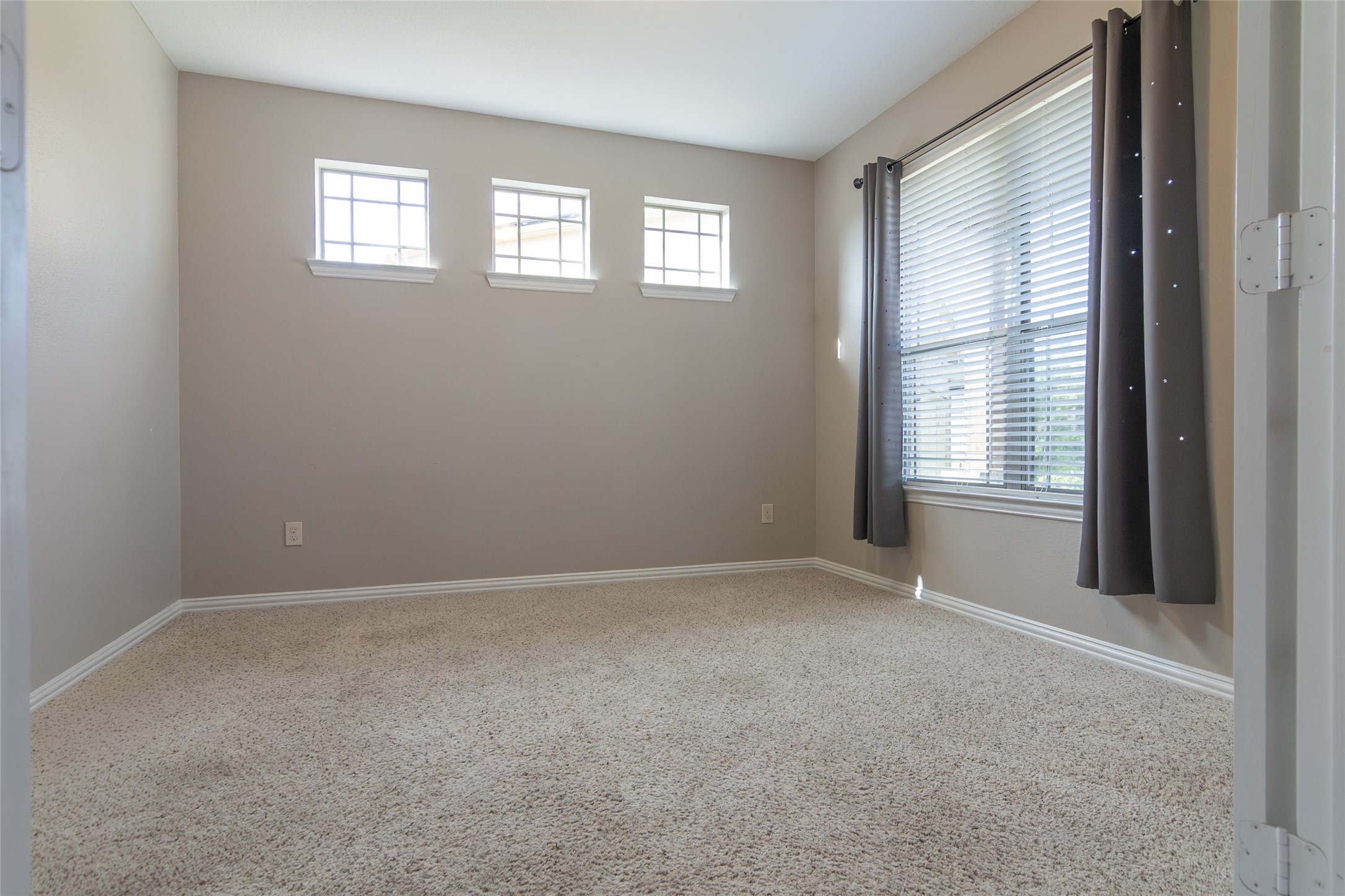 22302 Mosshall Court Tomball, TX 77375 - Photo 3 of 17