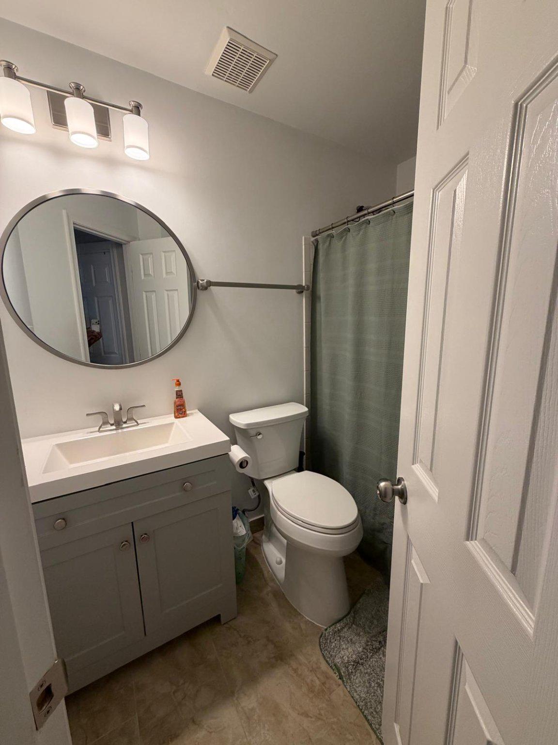 111 Connery Terrace Southwest Leesburg, VA 20175 - Photo 15 of 21 Hallway bathroom main level