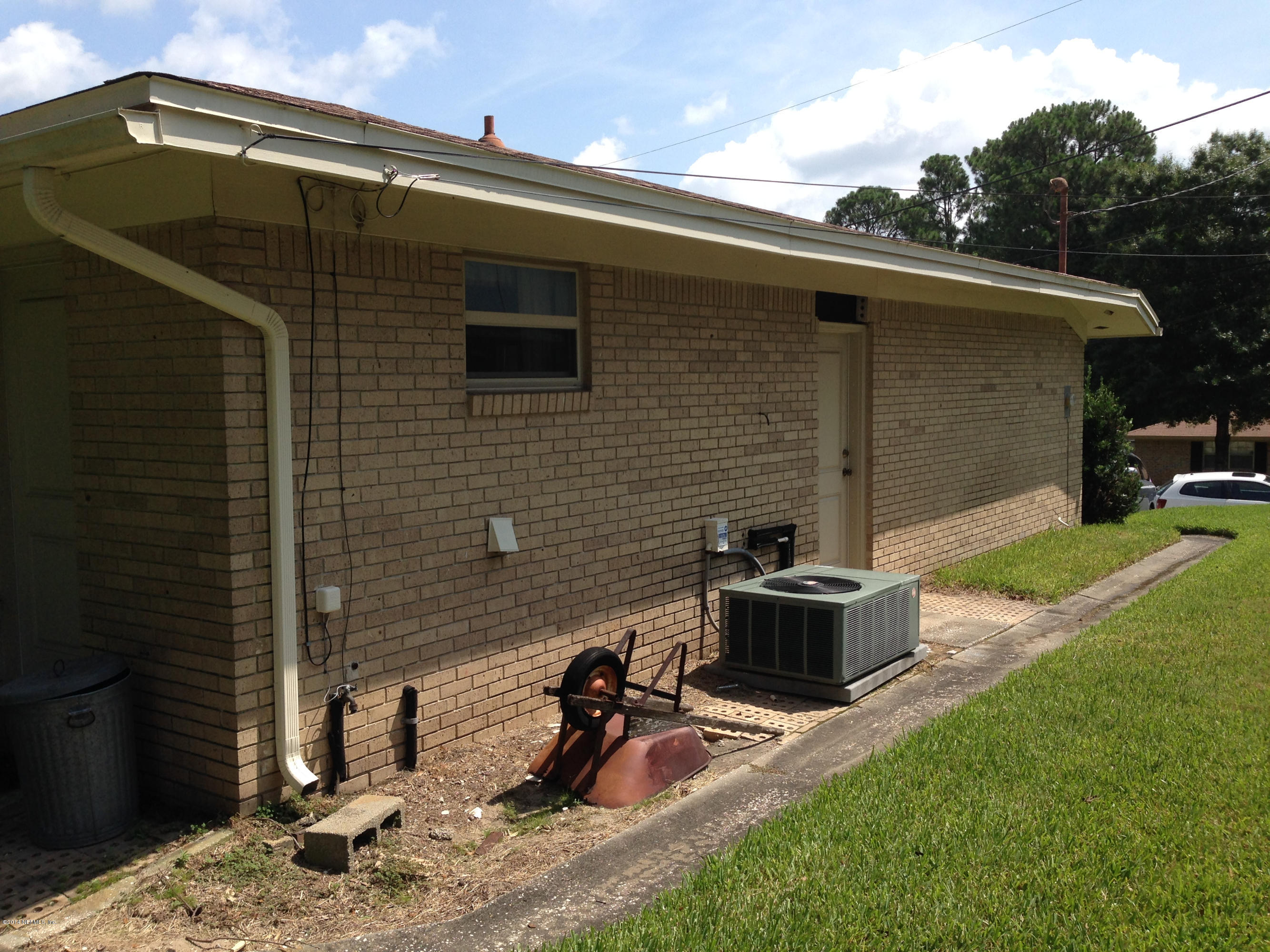1118 Alderman Road East Jacksonville, FL 32211 - Photo 5 of 6 side 1