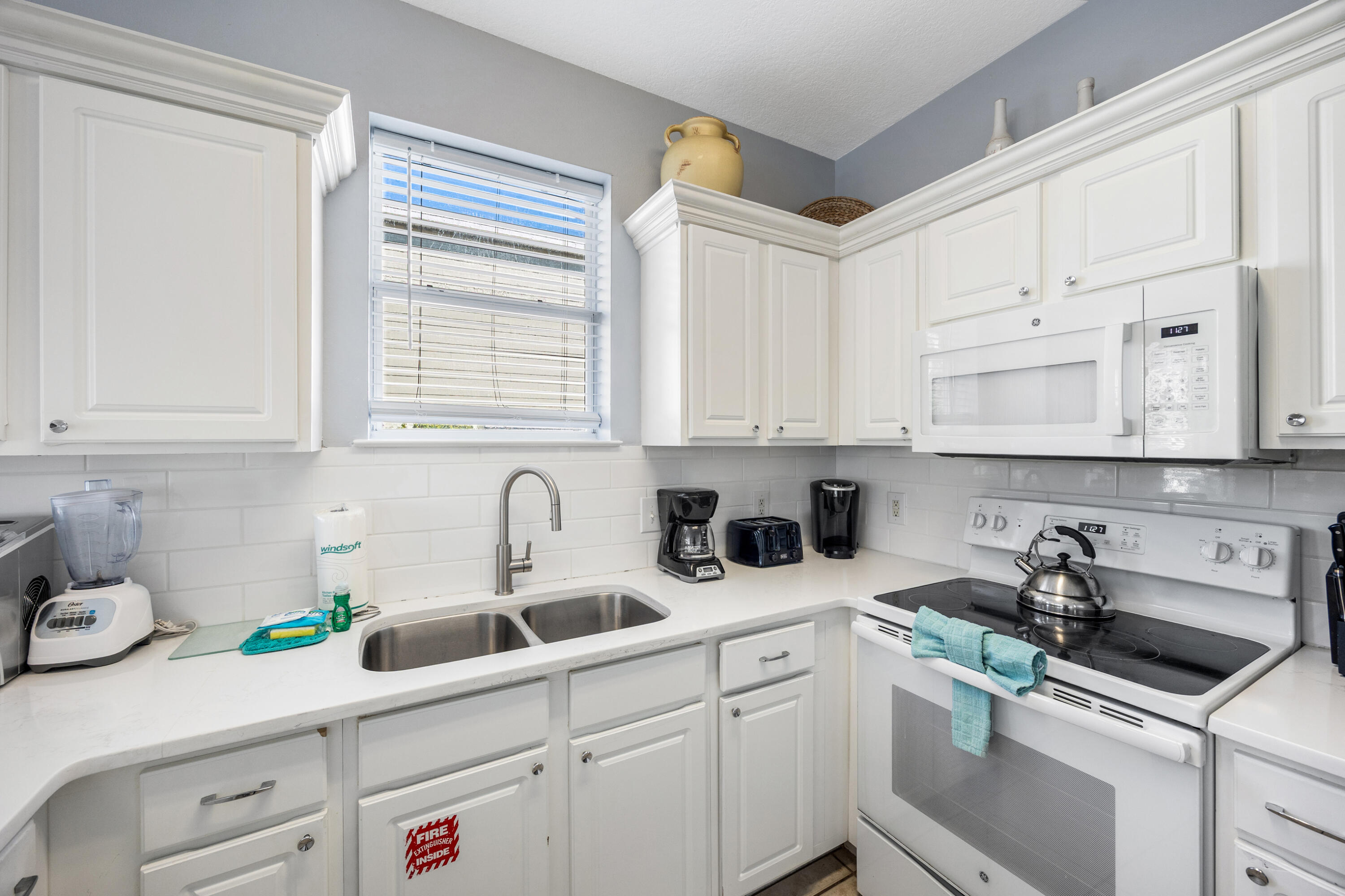 77 Mark Street Destin, FL 32541 - Photo 12 of 57 Kitchen