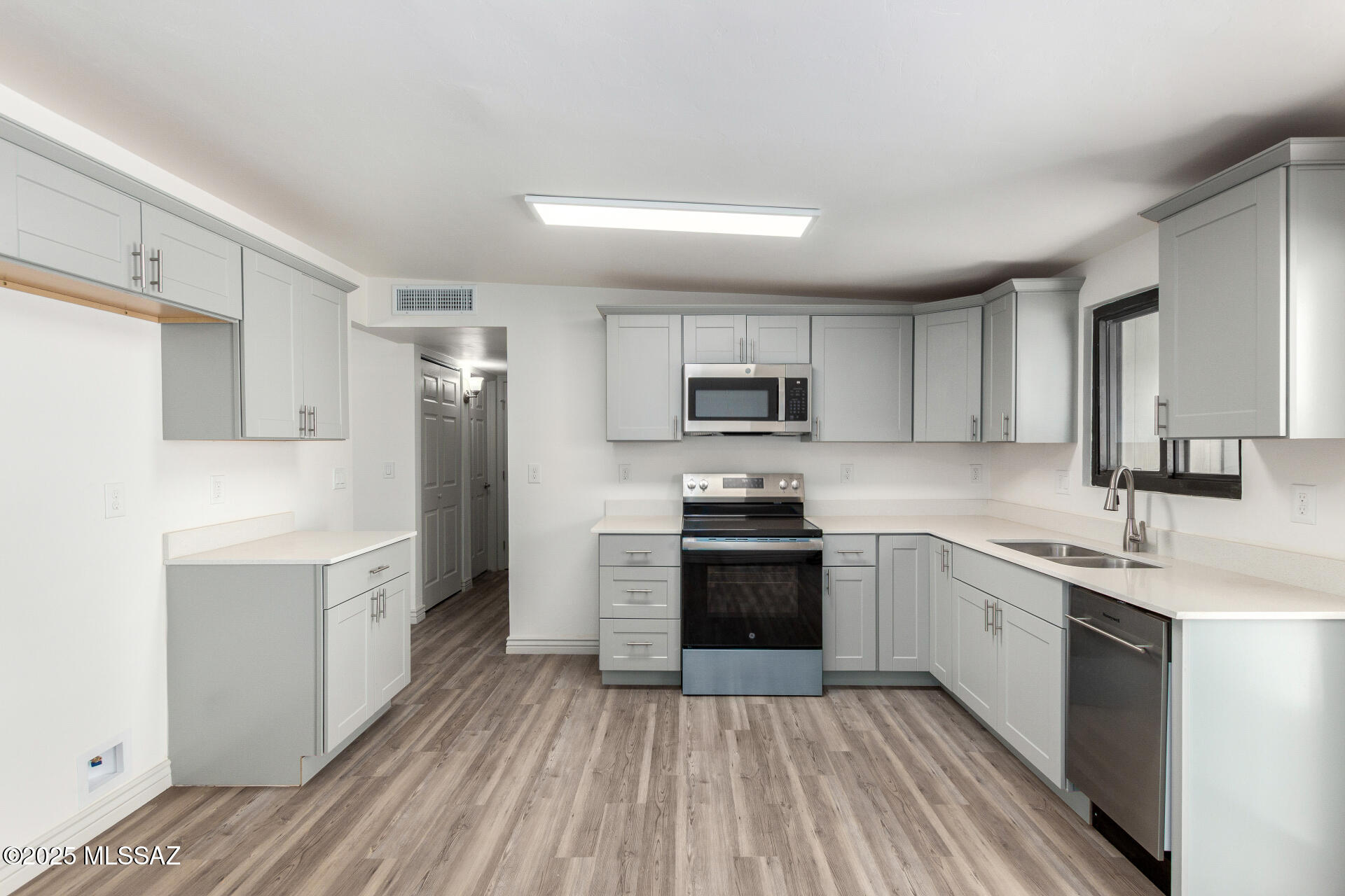 109 West Mossman Road Tucson, AZ 85706 - Photo 15 of 30 Gallery Image 15