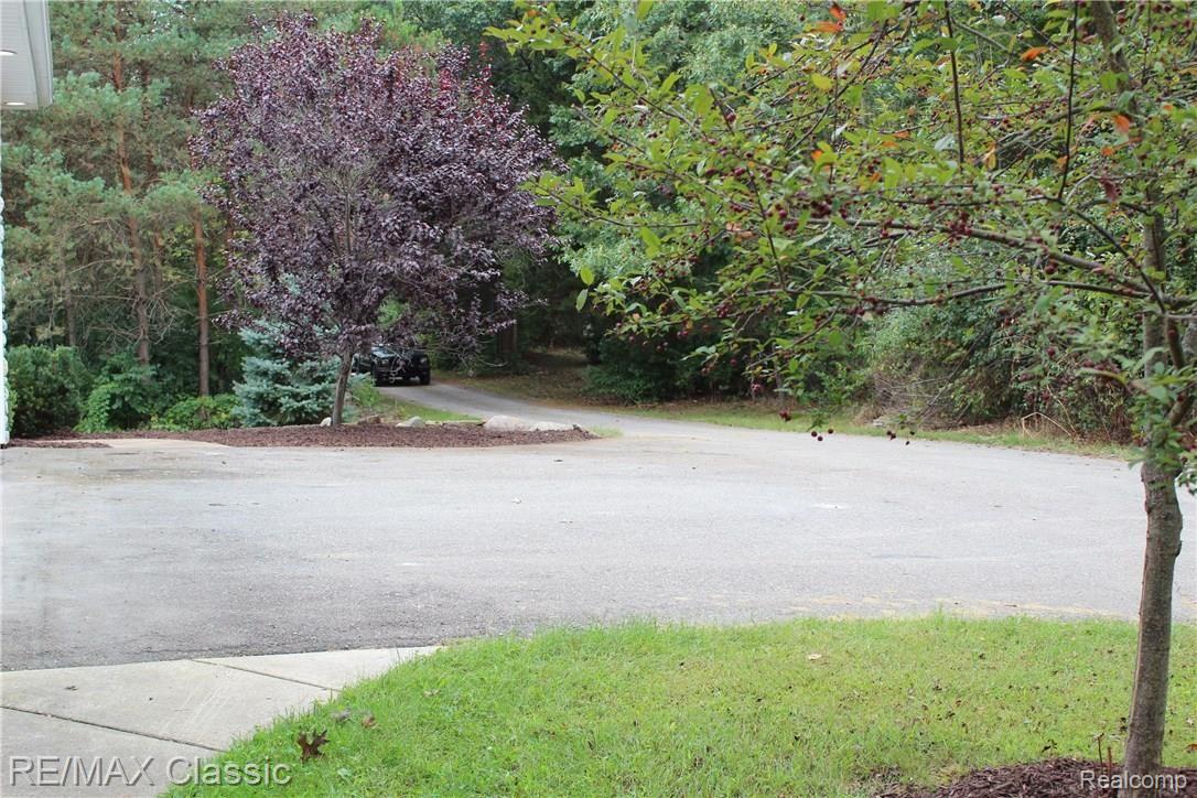 8571 Bishop Road Brighton, MI 48116 - Photo 23 of 26 IMG_6090.JPG