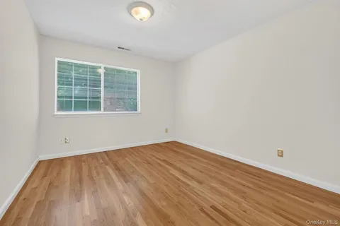 $425,000 | 204 Autumn Lane, Brewster, NY 10509