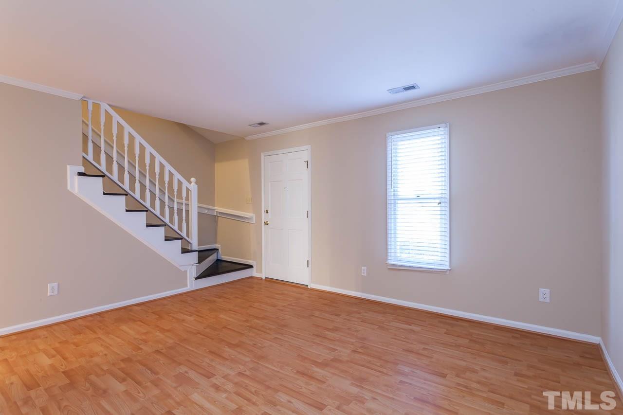 5607 Hamstead Crossing Raleigh, NC 27612 - Photo 4 of 24