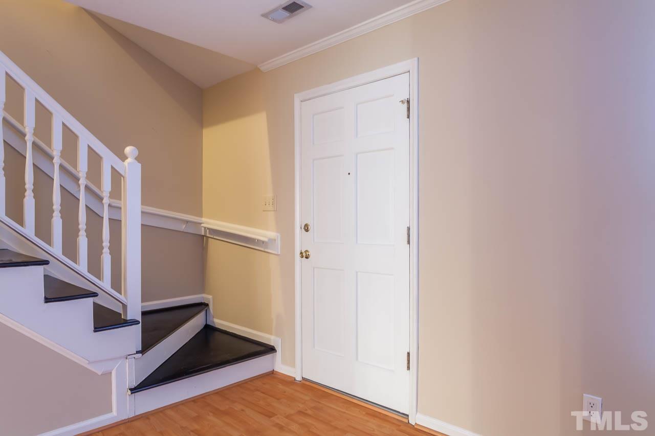 5607 Hamstead Crossing Raleigh, NC 27612 - Photo 5 of 24