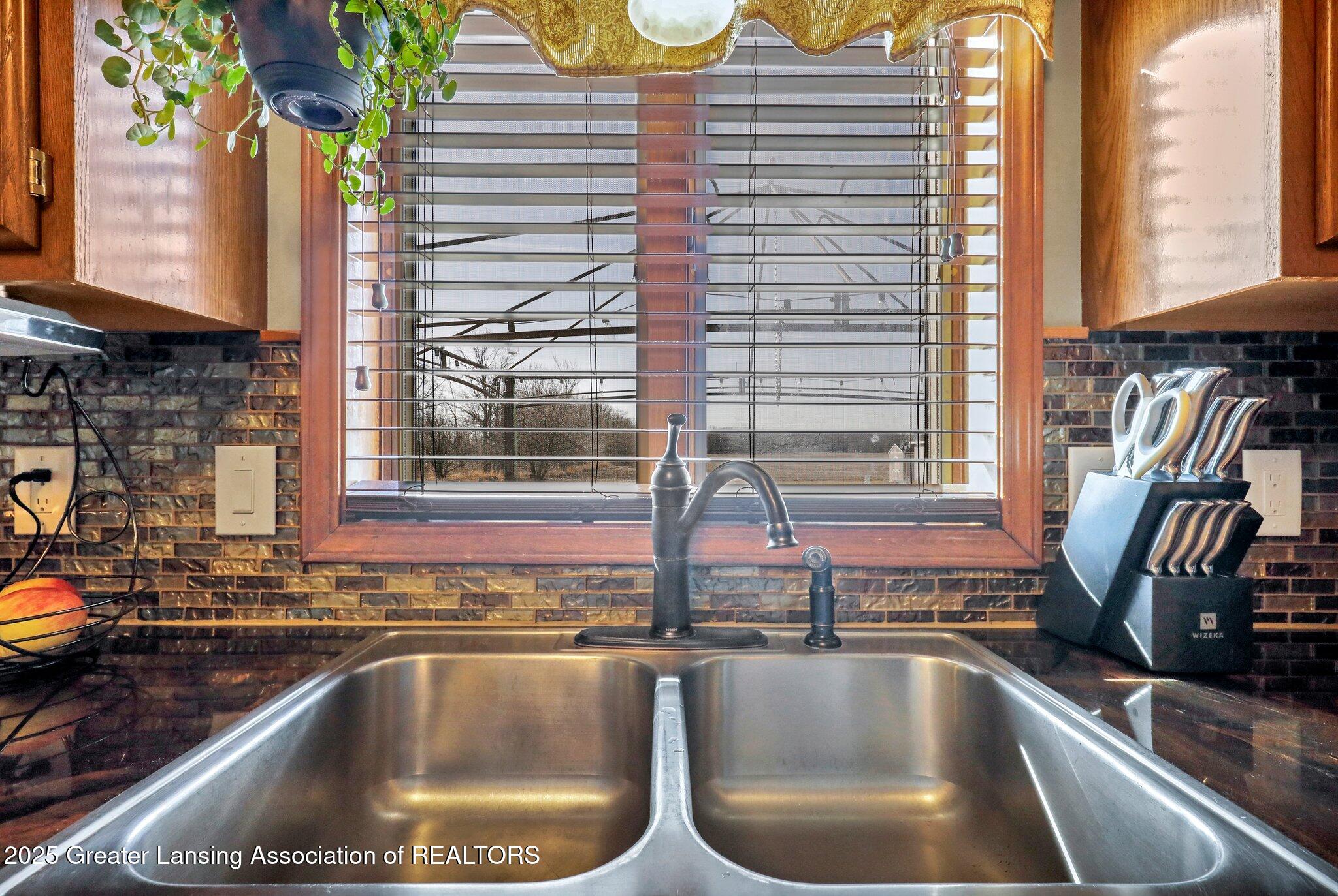5501 West Jason Road St. Johns, MI 48879 - Photo 5 of 40 6-web-or-mls-Open Ended Media-5