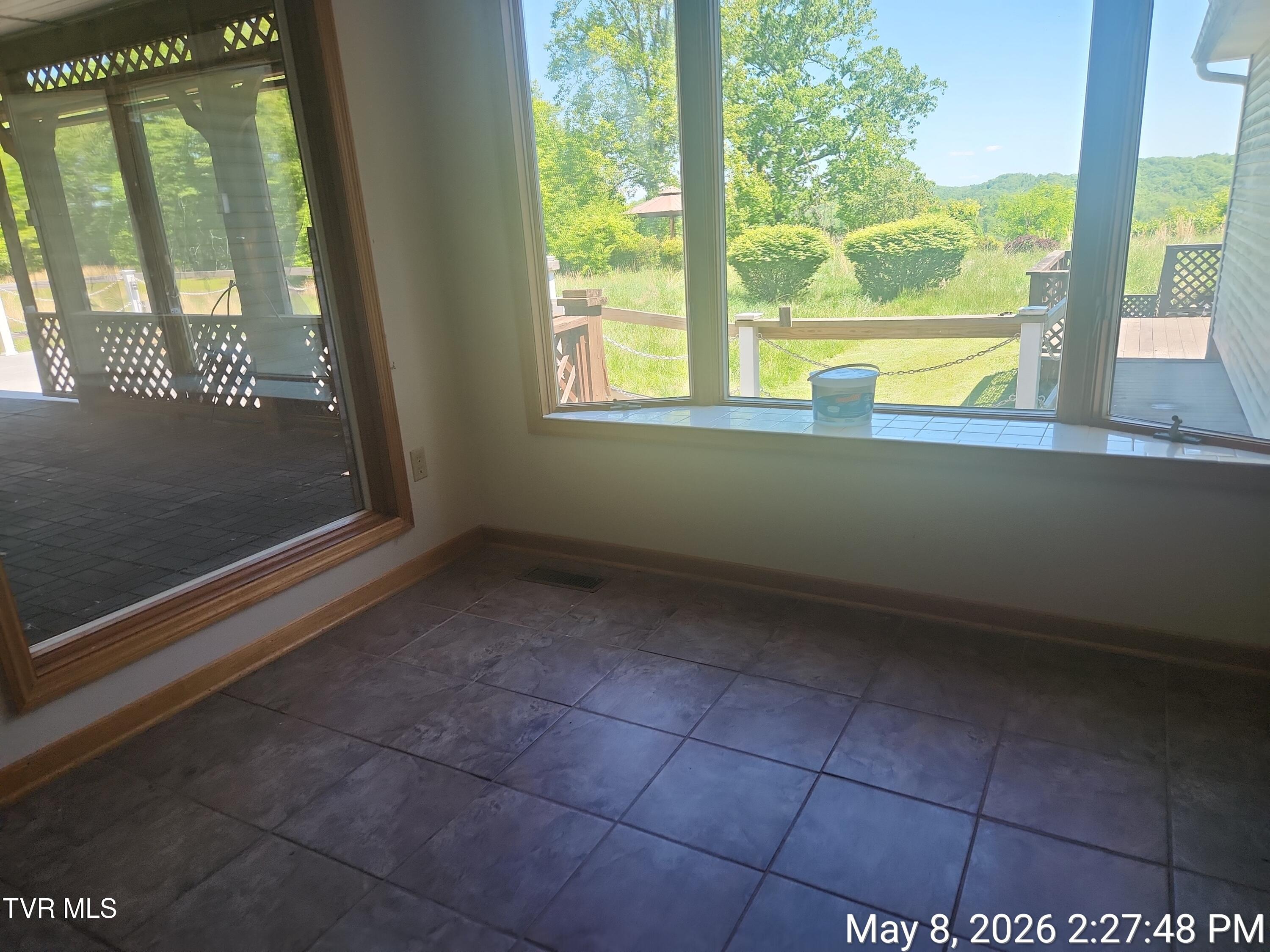 7523 DC Caney Ridge Road Coeburn, VA 24230 - Photo 10 of 20 TimePhoto_20260508_142748