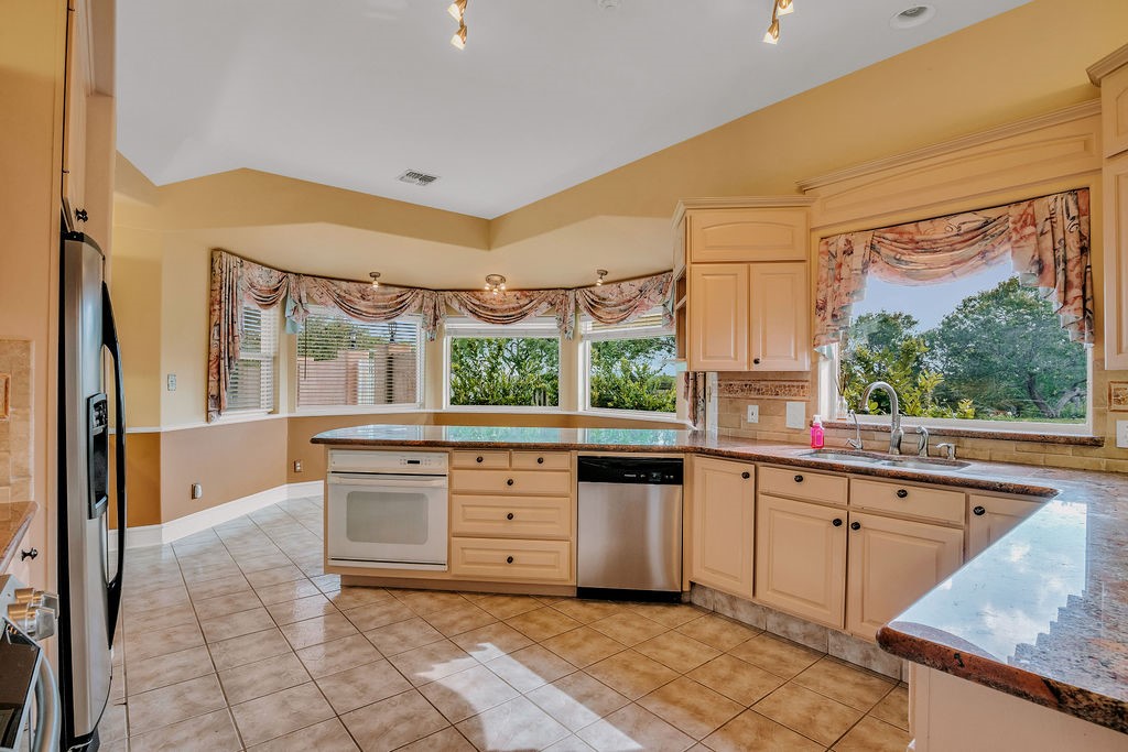 4950 Deer Park Road Corpus Christi, TX 78413 - Photo 17 of 34