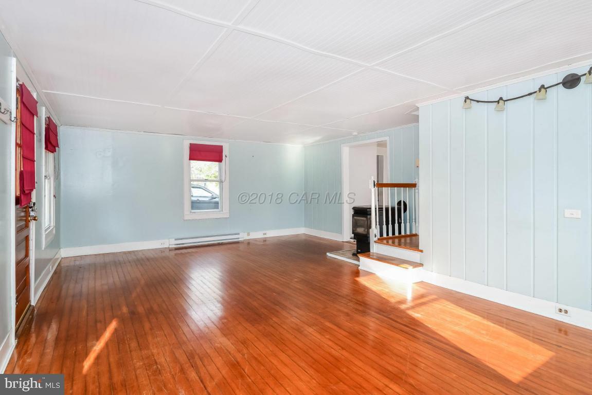 28253 Riverside Drive Salisbury, MD 21801 - Photo 3 of 22 a view of entryway with wooden floor