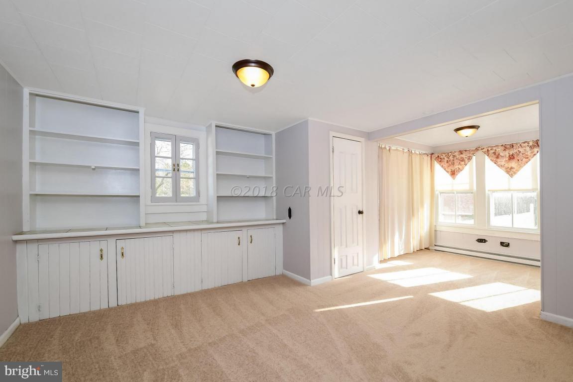 28253 Riverside Drive Salisbury, MD 21801 - Photo 4 of 22 a view of an empty room with a window