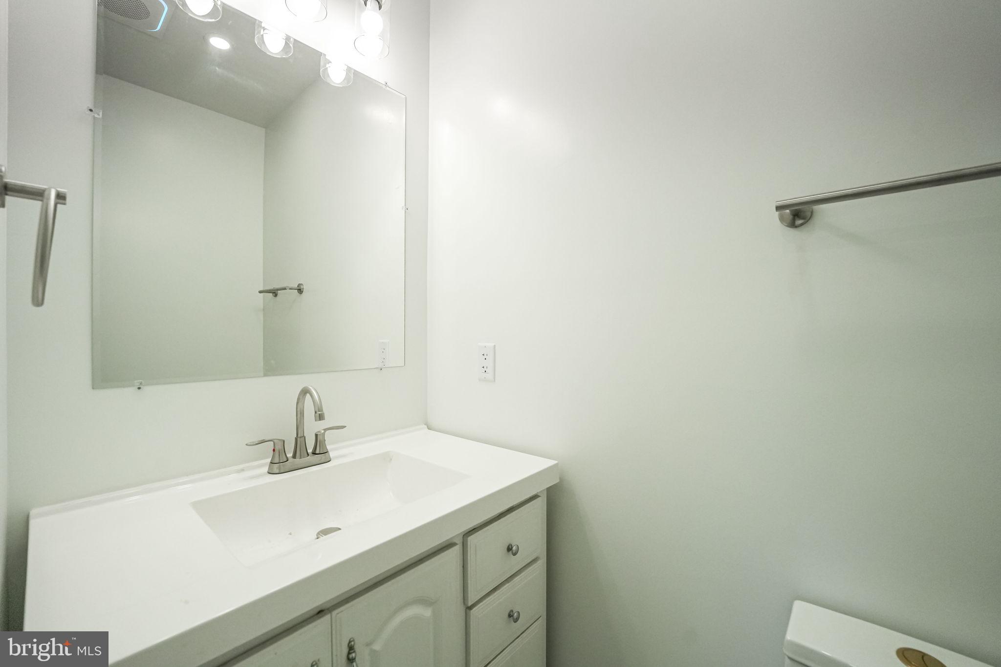 8665 Center Road Springfield, VA 22152 - Photo 11 of 31