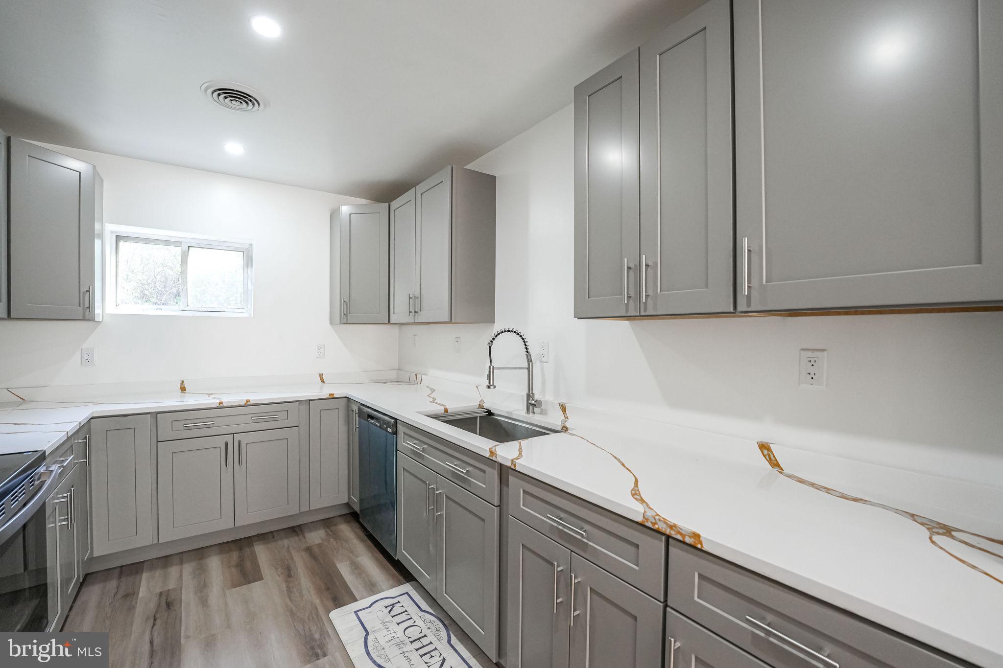 8665 Center Road Springfield, VA 22152 - Photo 17 of 31