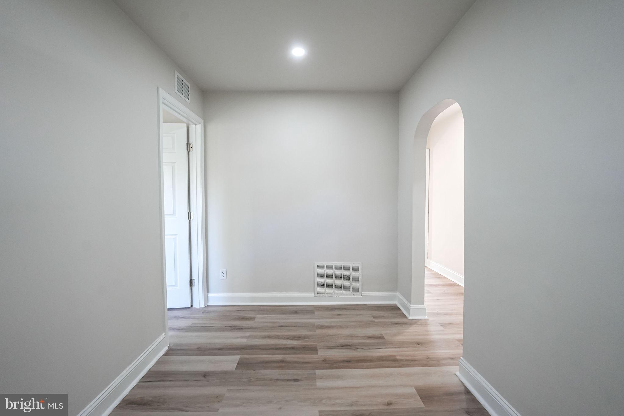8665 Center Road Springfield, VA 22152 - Photo 4 of 31