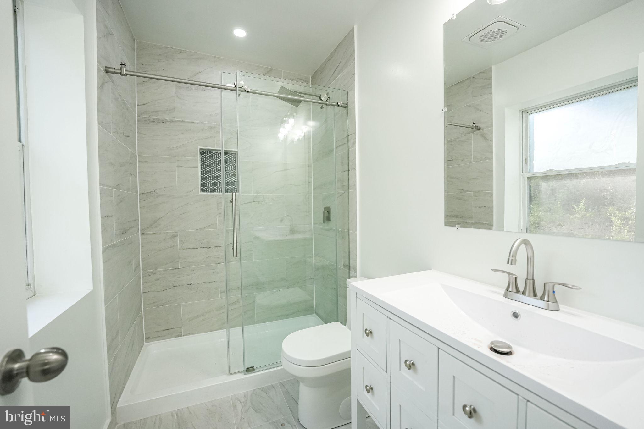 8665 Center Road Springfield, VA 22152 - Photo 7 of 31