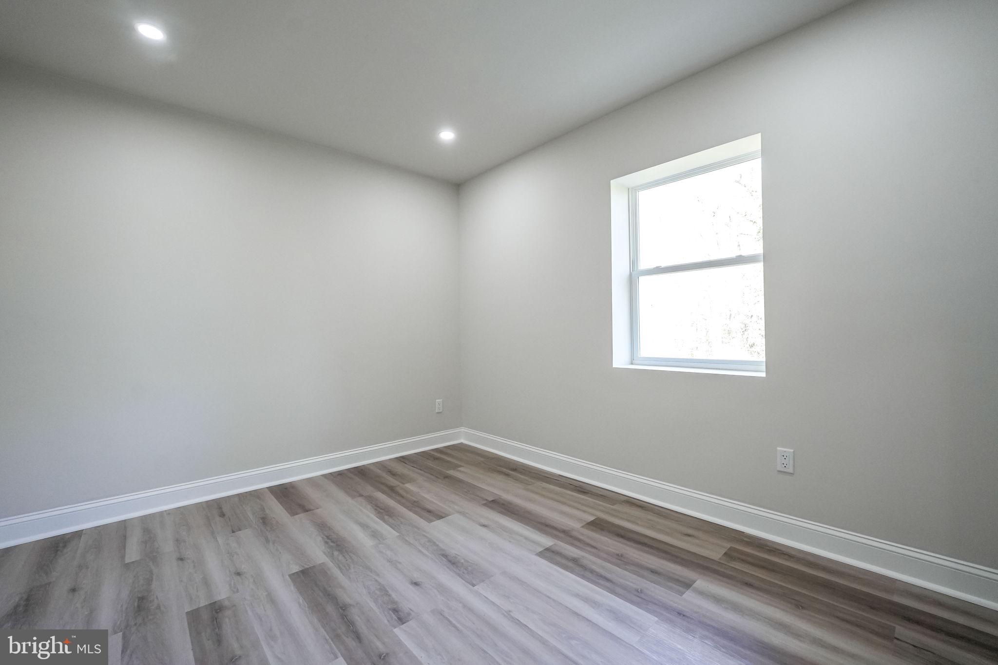 8665 Center Road Springfield, VA 22152 - Photo 8 of 31