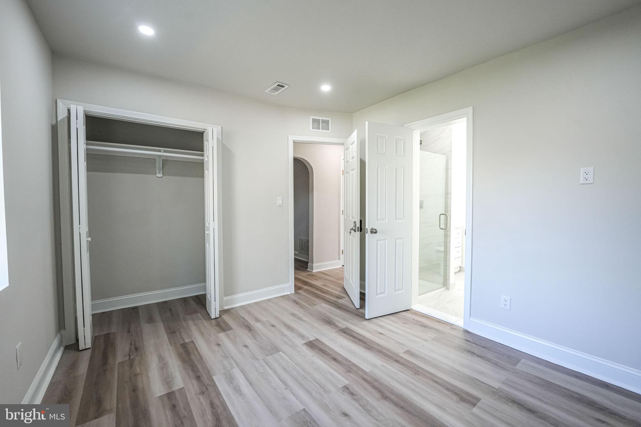 8665 Center Road Springfield, VA 22152 - Photo 9 of 31