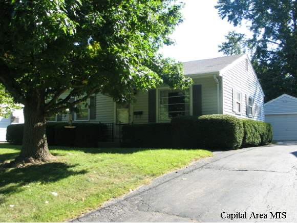 30 Beverly Drive Springfield, IL 62702 - Photo 1 of 2
