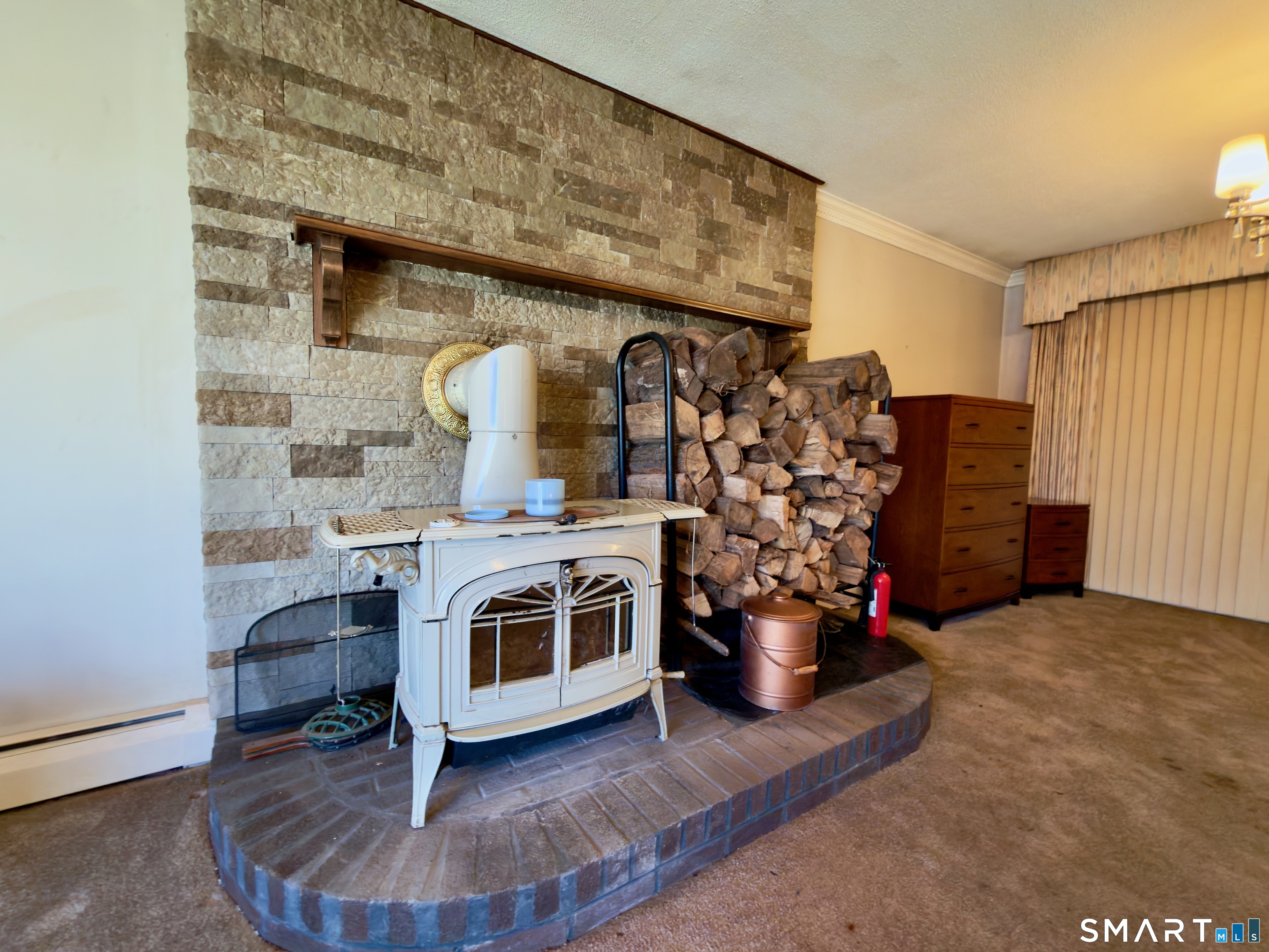 25 Greenfield Avenue Waterbury, CT 06708 - Photo 8 of 37