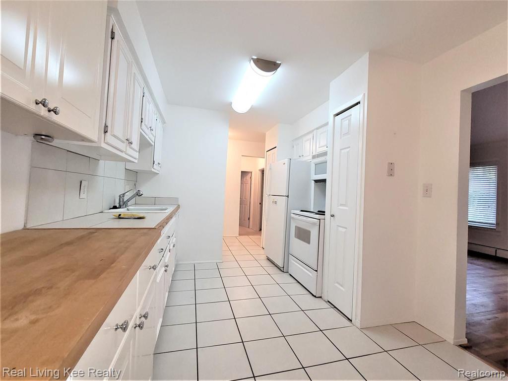 749 West Maple Road Clawson, MI 48017 - Photo 5 of 13