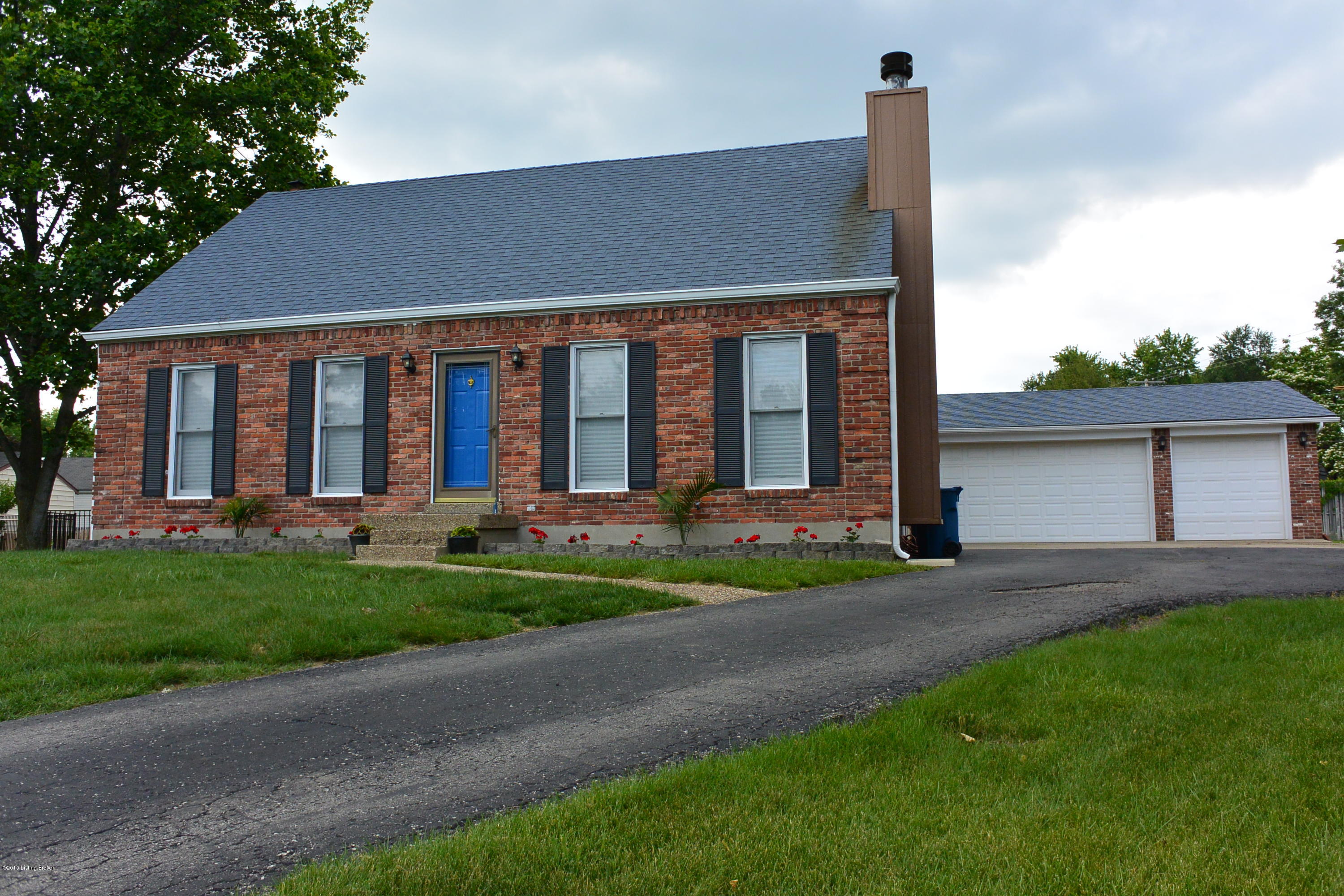 603 Stivers Road Louisville, KY 40207 - Photo 1 of 31 DSC_3421