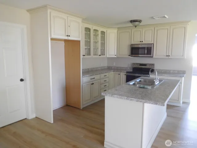 $294,900 | 135 North 3rd Avenue, Connell, WA 99326