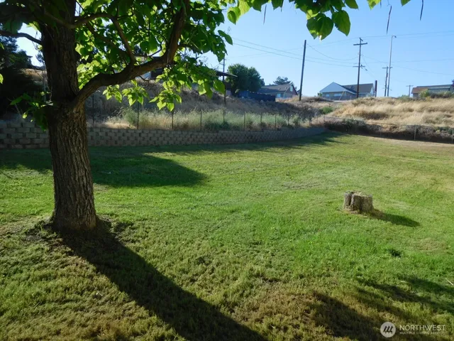 $294,900 | 135 North 3rd Avenue, Connell, WA 99326