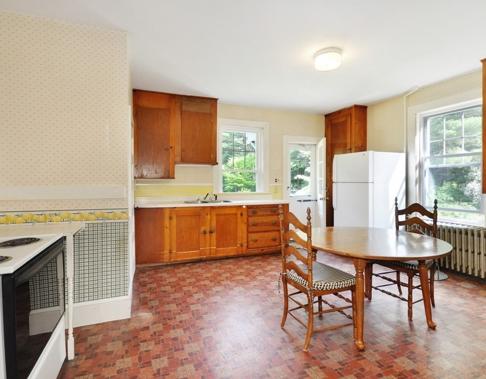 695-697 Barretts Mill Road Concord, MA 01742 - Photo 8 of 19 Gallery Image 8