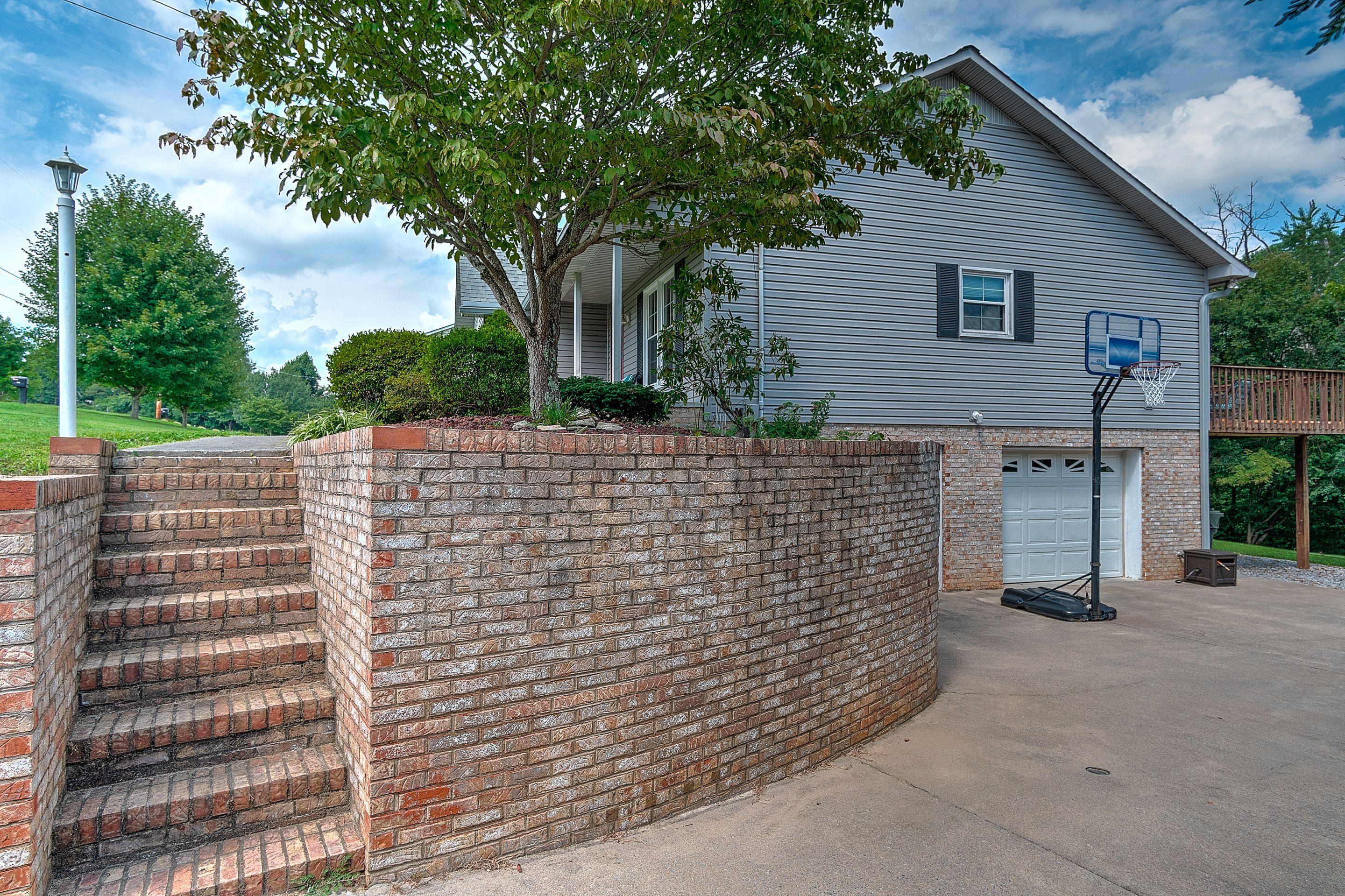 126 Whitson Road Gray, TN 37615 - Photo 5 of 37 OGT0TsNA