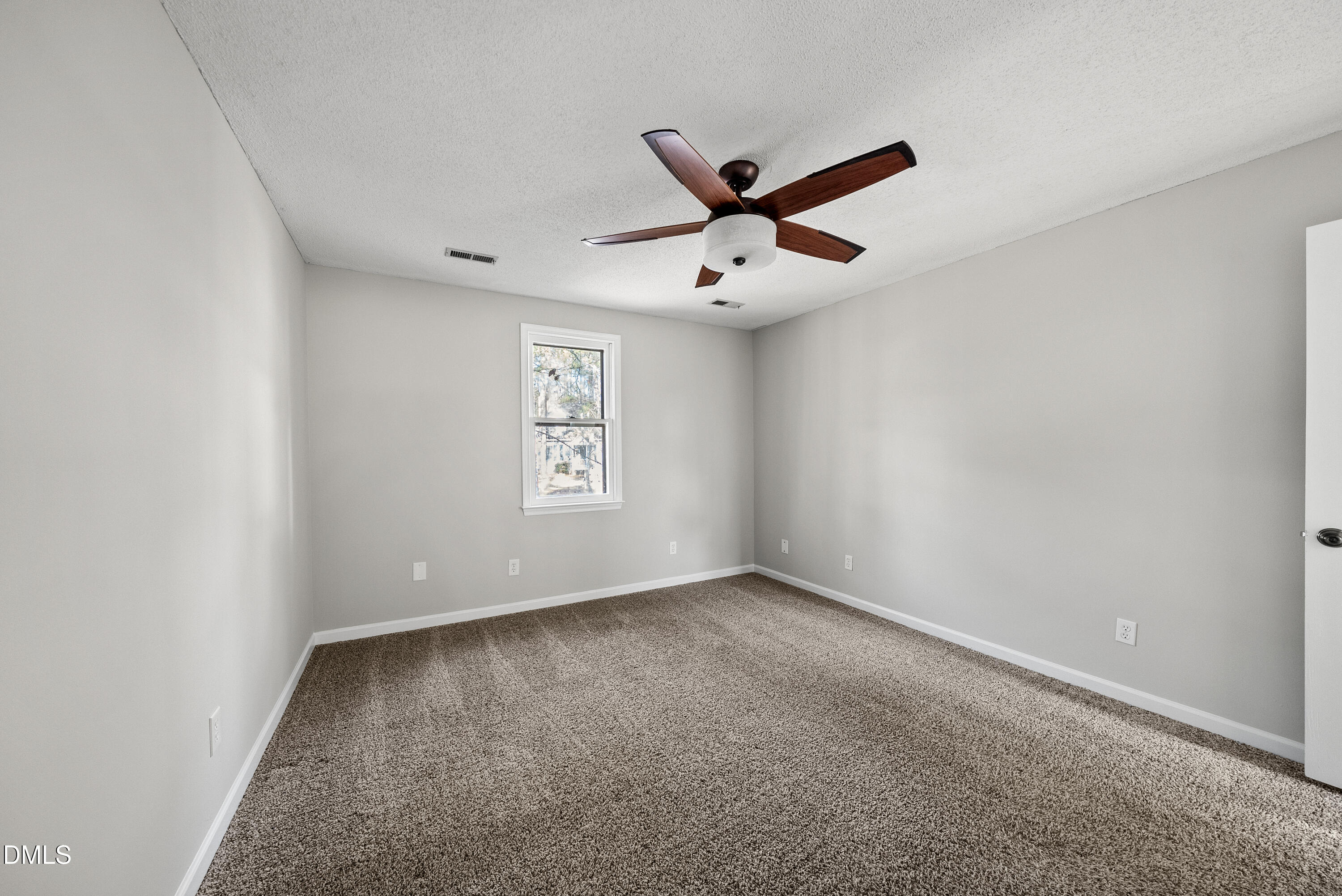 7404 North Thorncliff Place Raleigh, NC 27616 - Photo 15 of 34 DSC08862