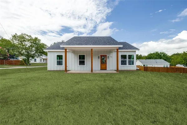 $235,000 | 216 West Cardinal Street, Ector, TX 75439